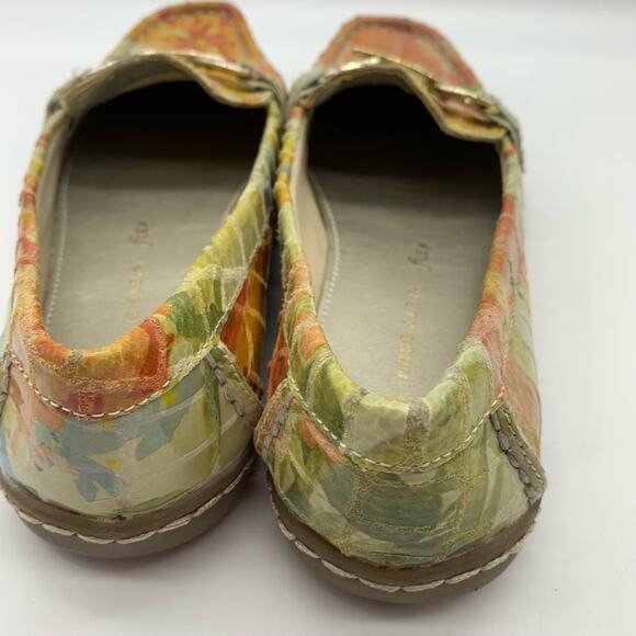 Anne Klein Women's Embossed Leather Floral Pattern Moccasin Loafers Sz 6M - Picture 11 of 13